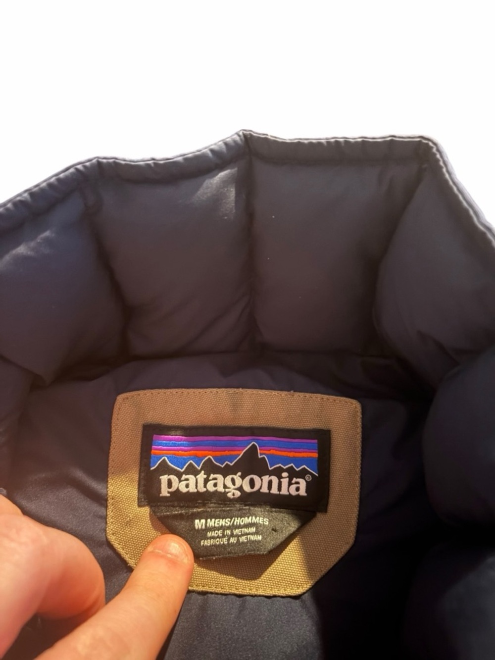 Patagonia down mens M puffer vest - Picture 3 of 4
